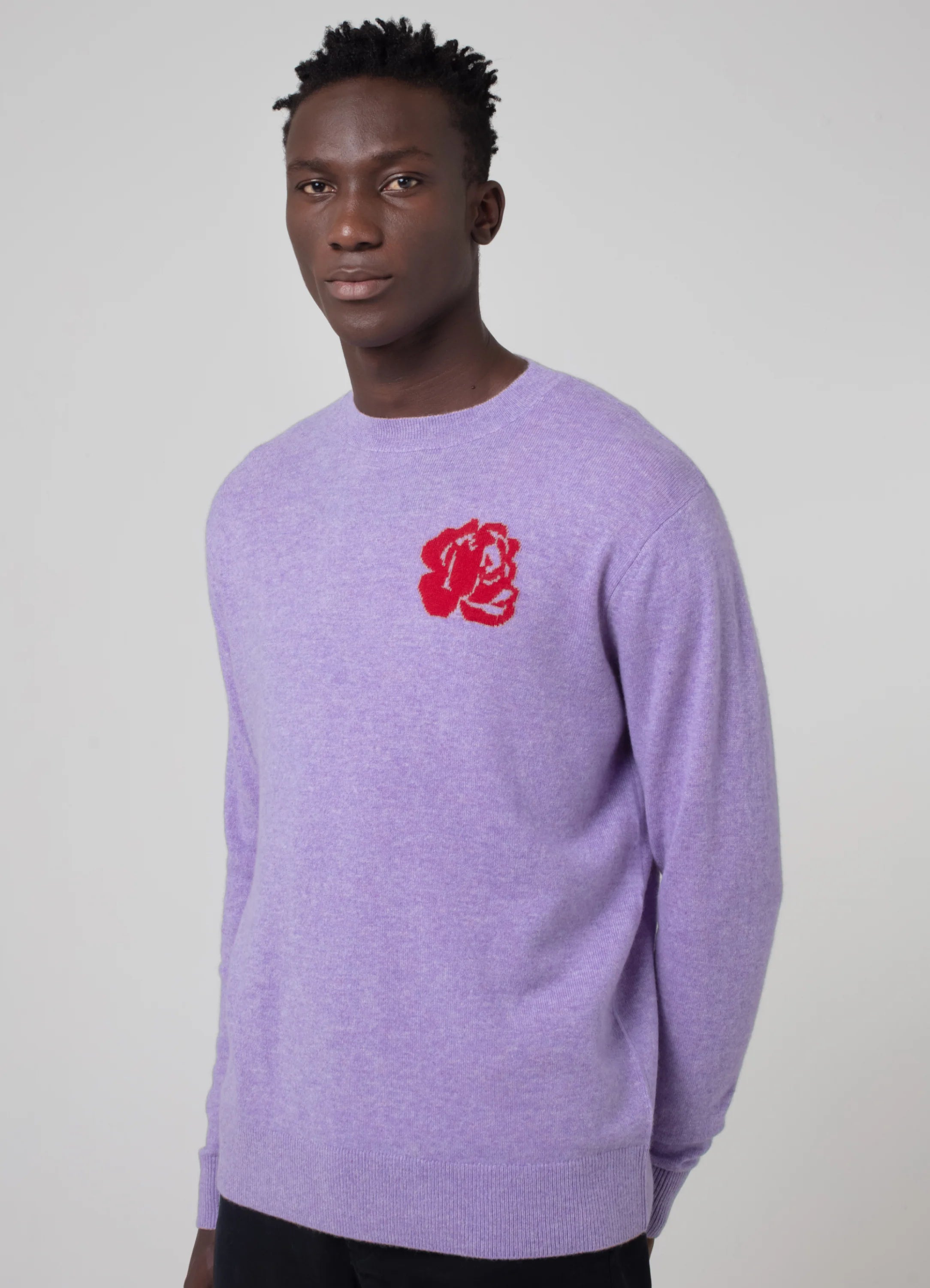Le mannequin mesure 1m88 et porte une taille L.