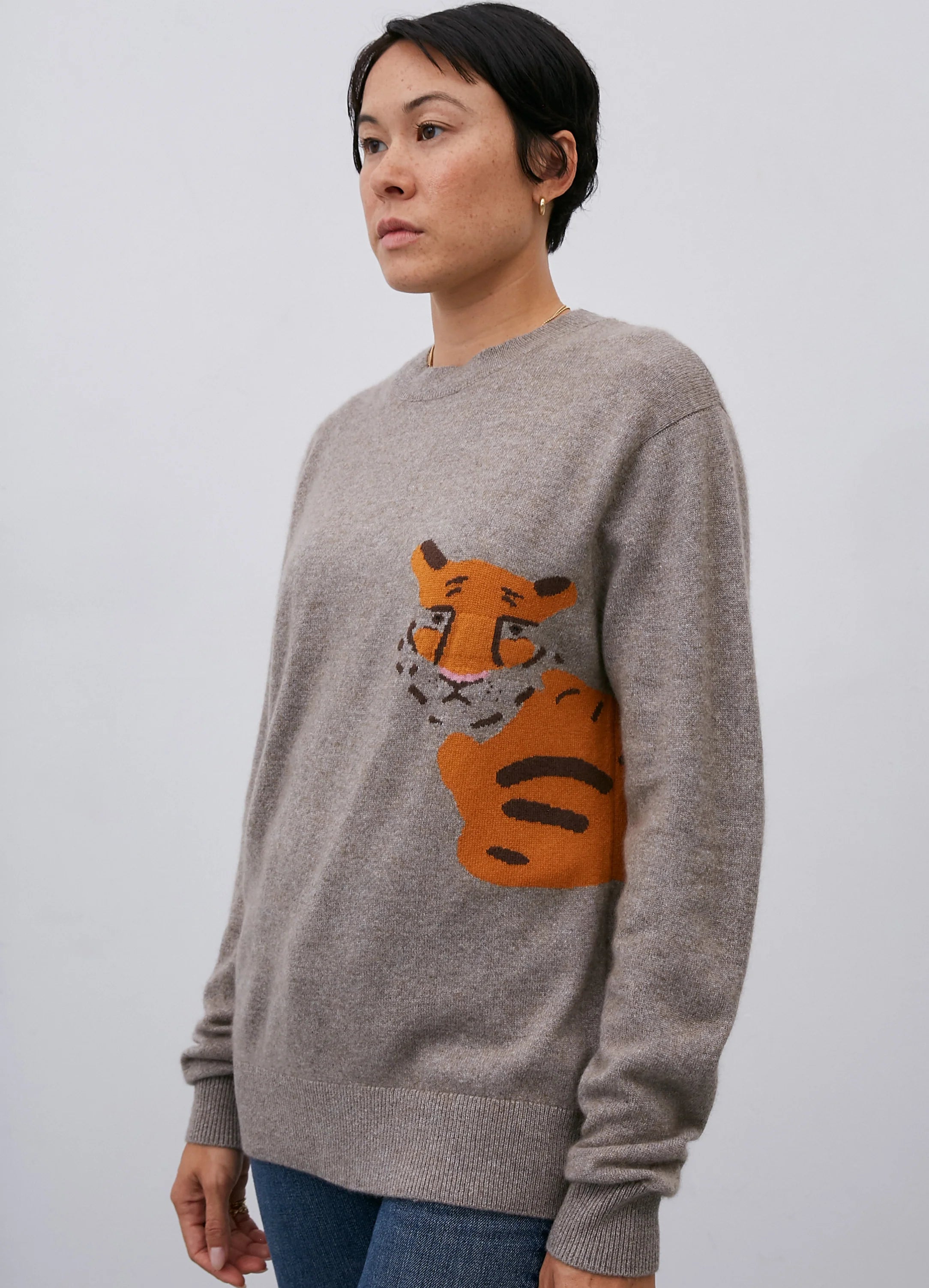 Le mannequin mesure 1m70 et porte une taille XS.
