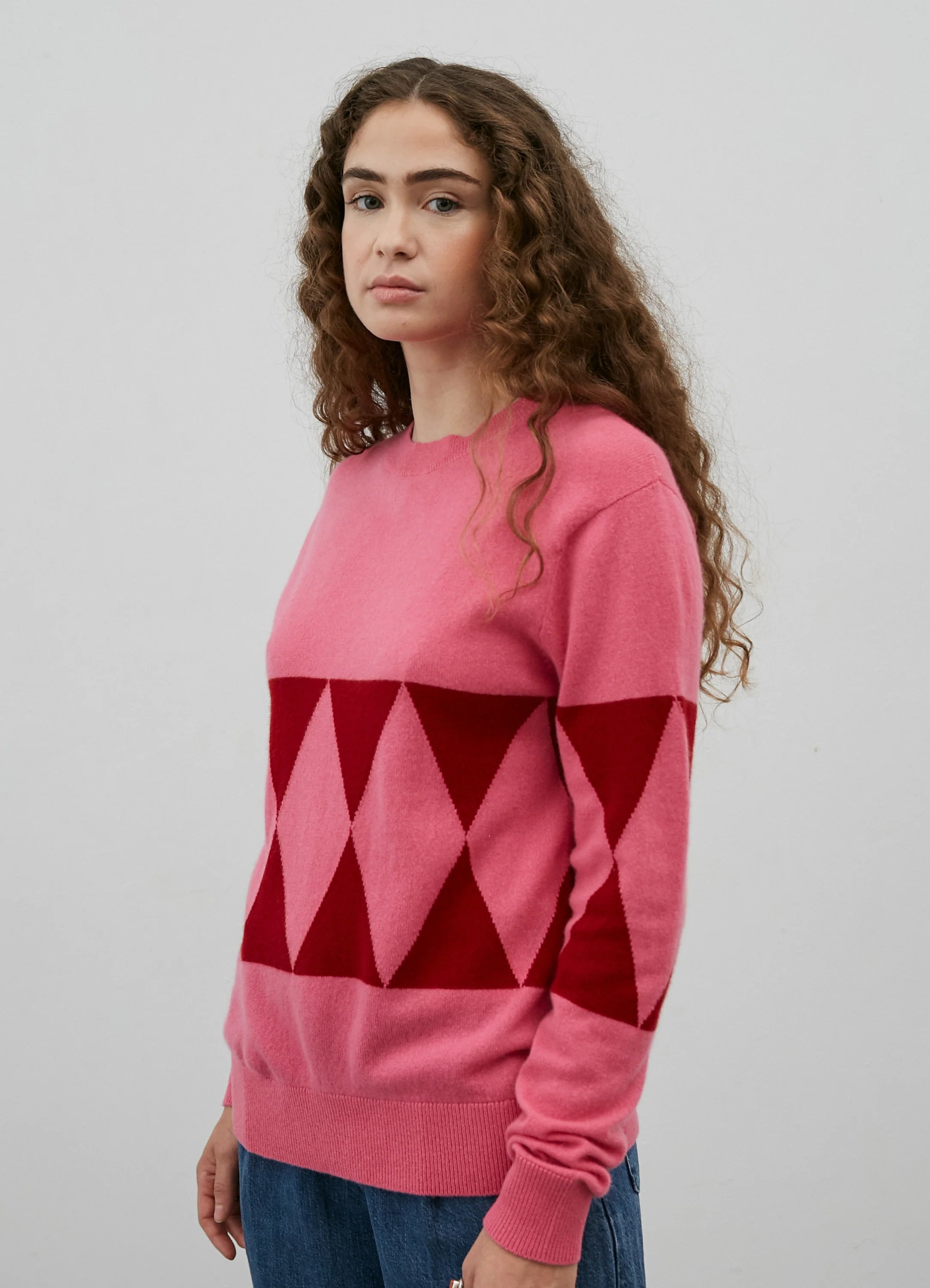 Le mannequin mesure 1m75 et porte une taille XS.