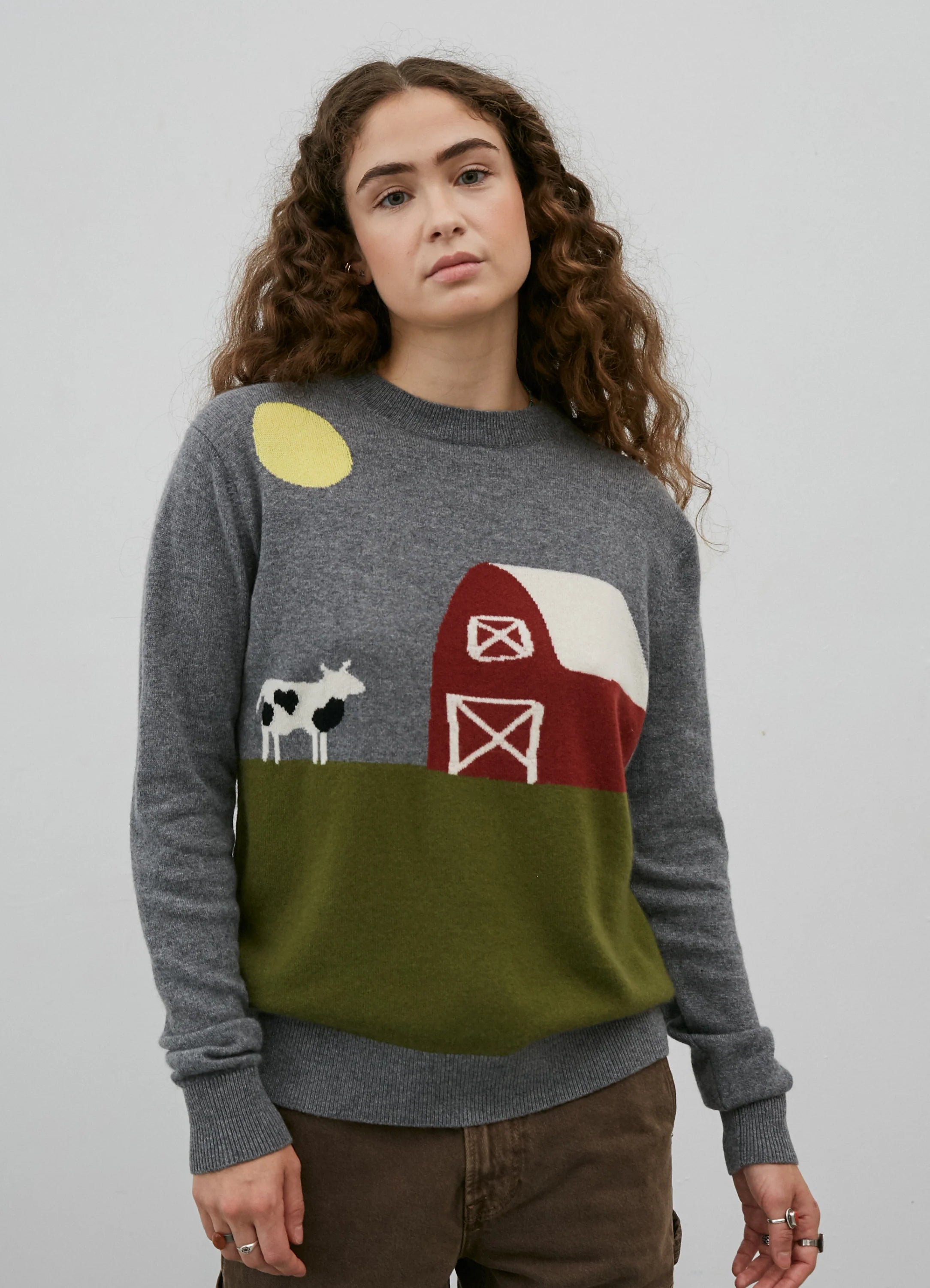 Le mannequin mesure 1m75 et porte une taille XS.