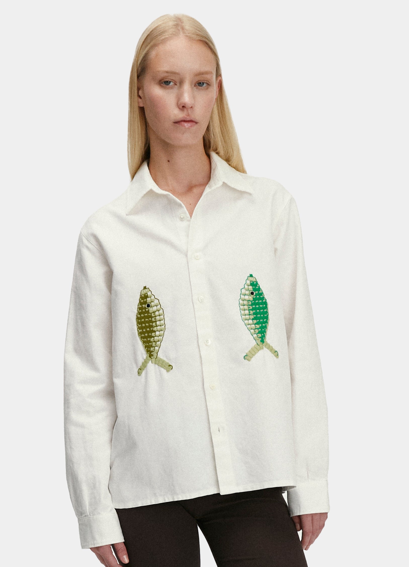 Le mannequin mesure 1m75 et porte une taille XXS.