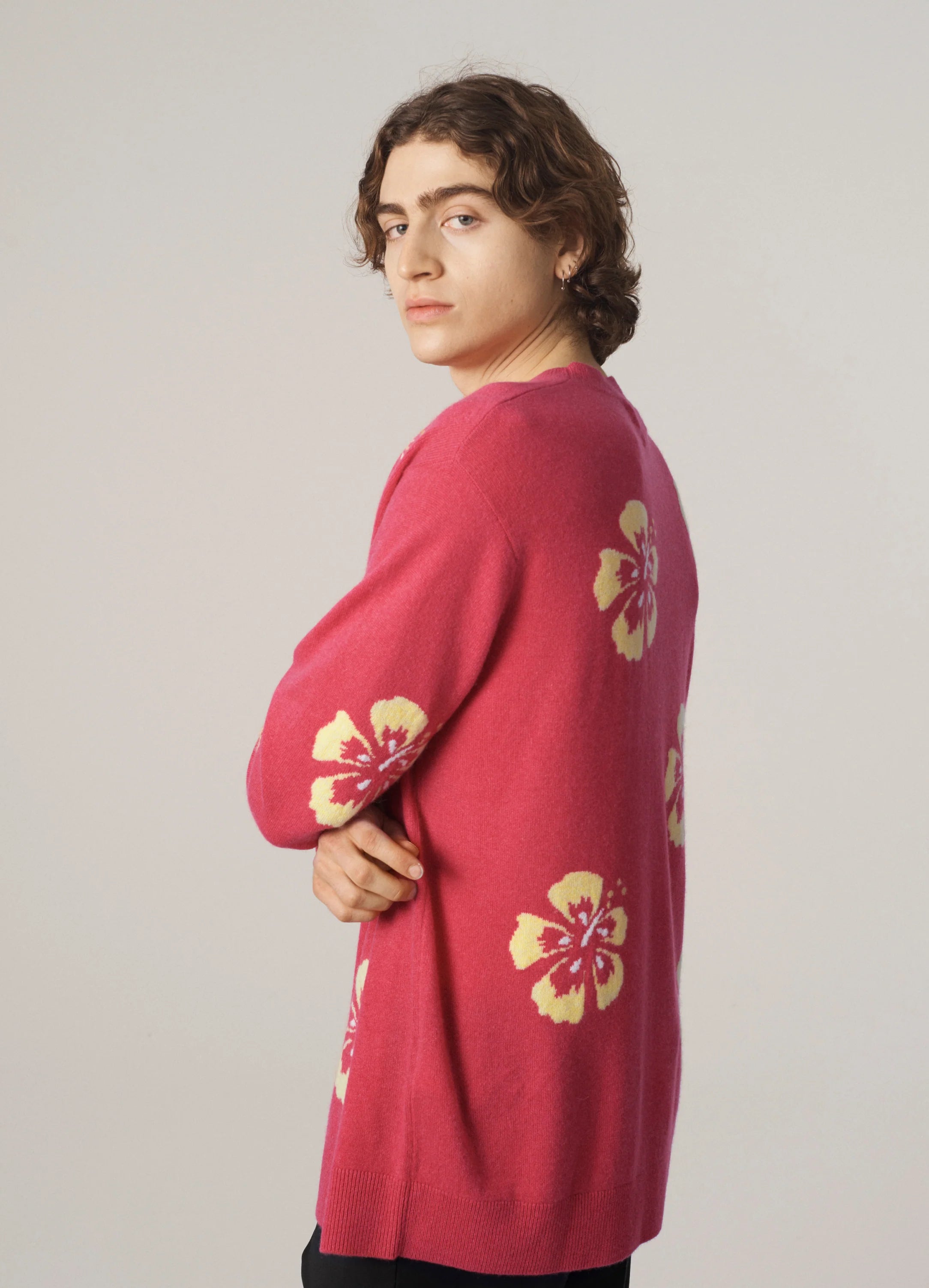 Le mannequin mesure 1m91 et porte une taille L.