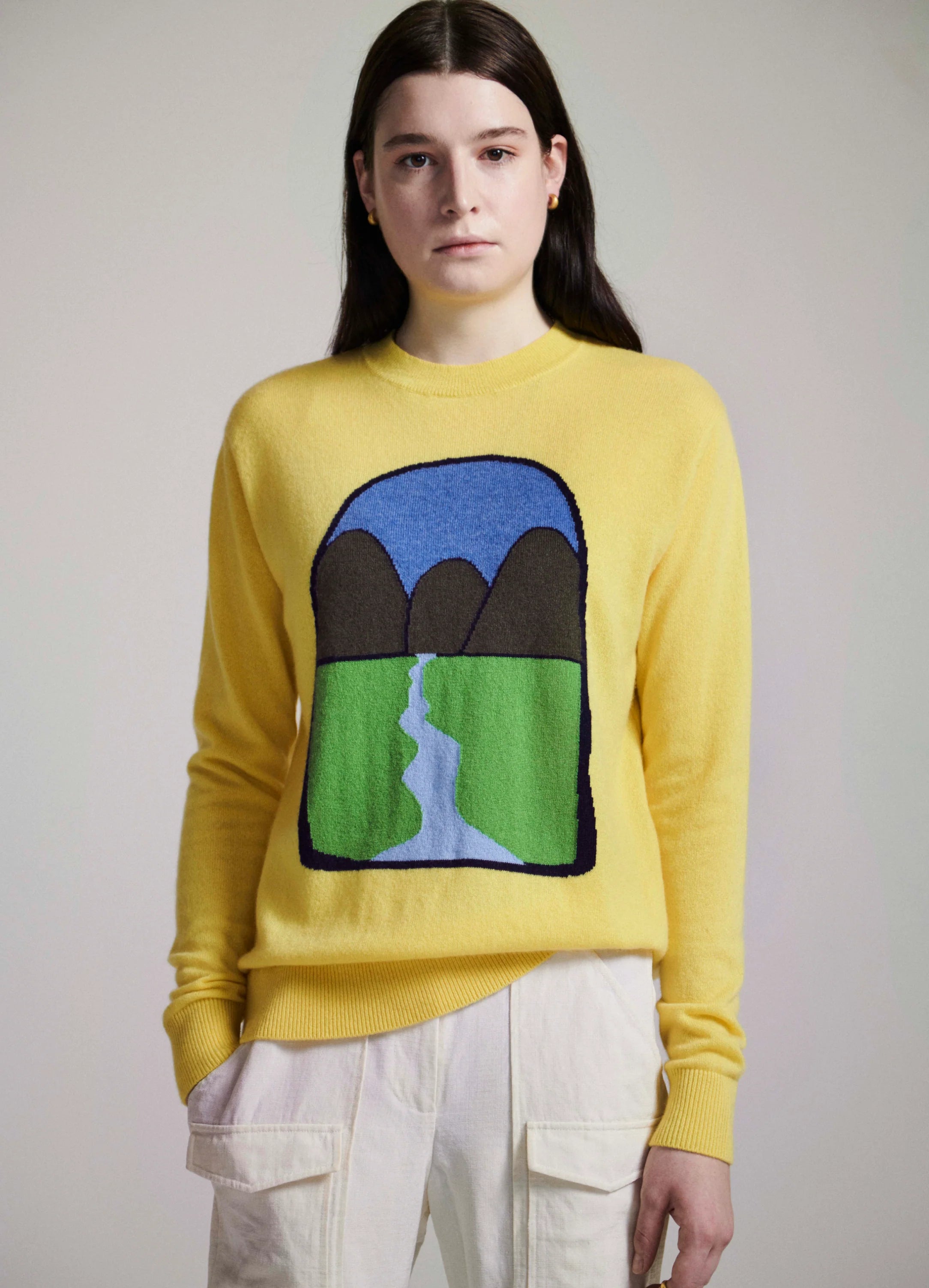 Le mannequin mesure 1m91 et porte une taille L.