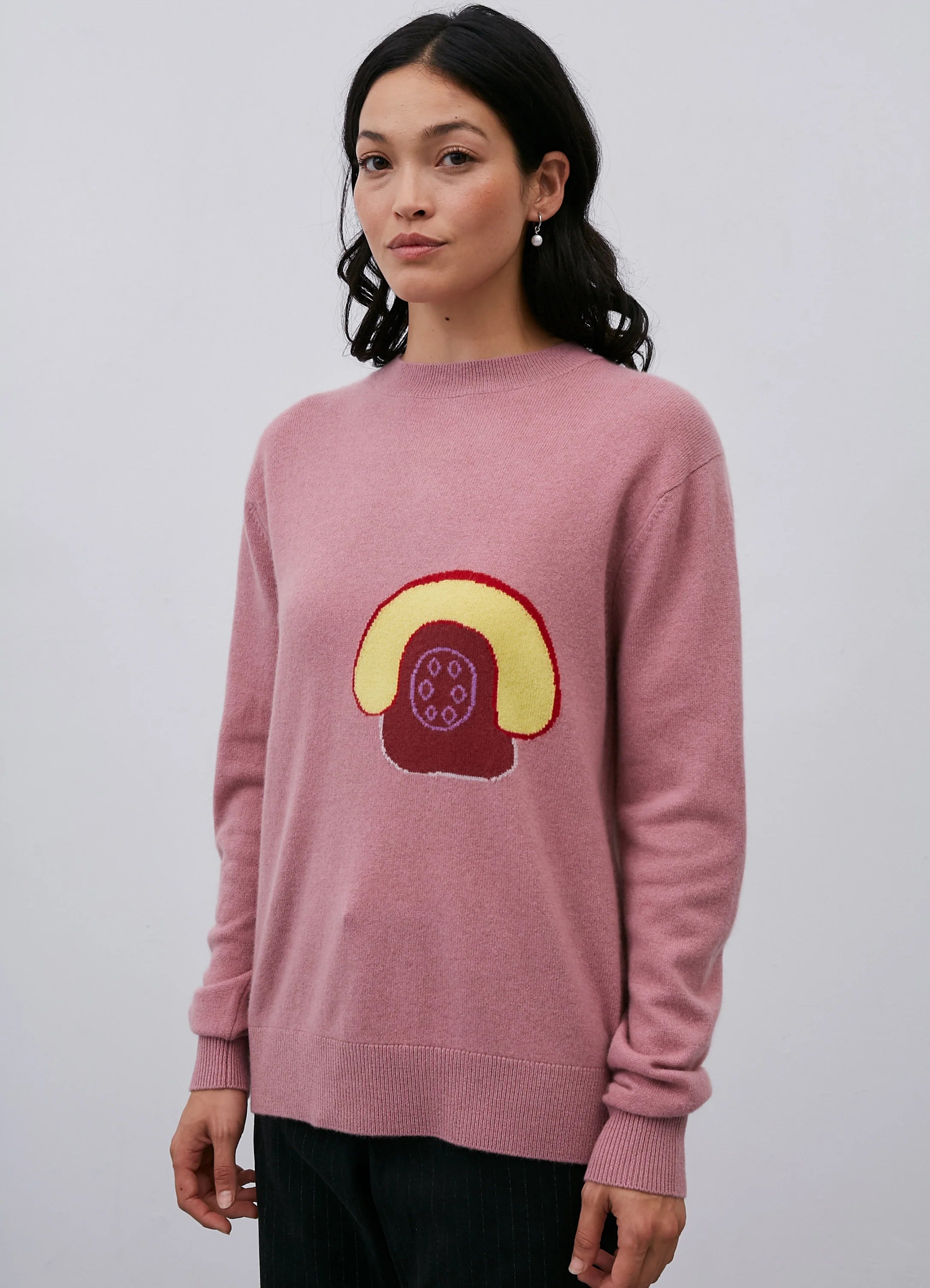 Le mannequin mesure 1m73 et porte une taille XS.