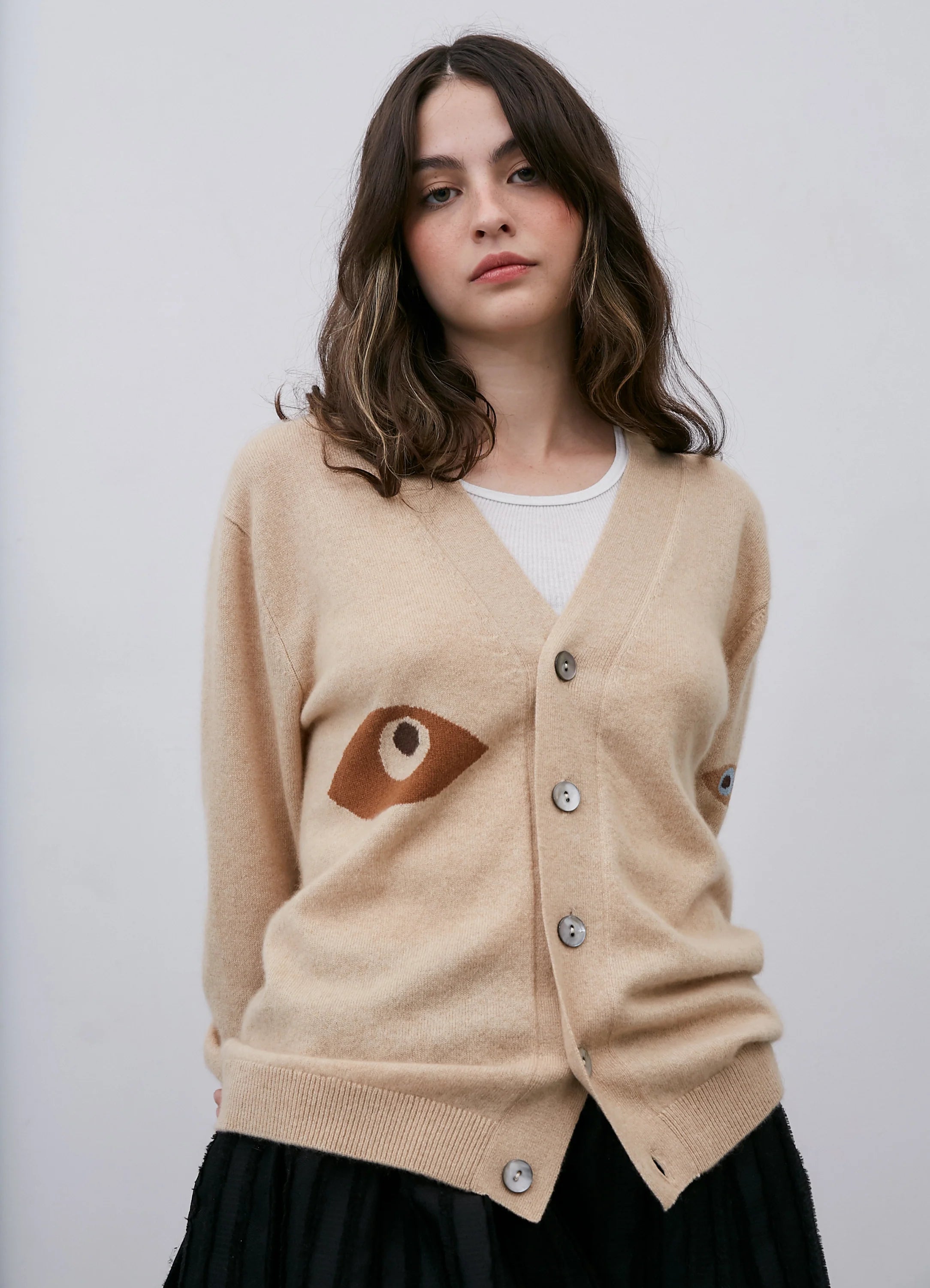 Le mannequin mesure 1m73 et porte une taille XS.