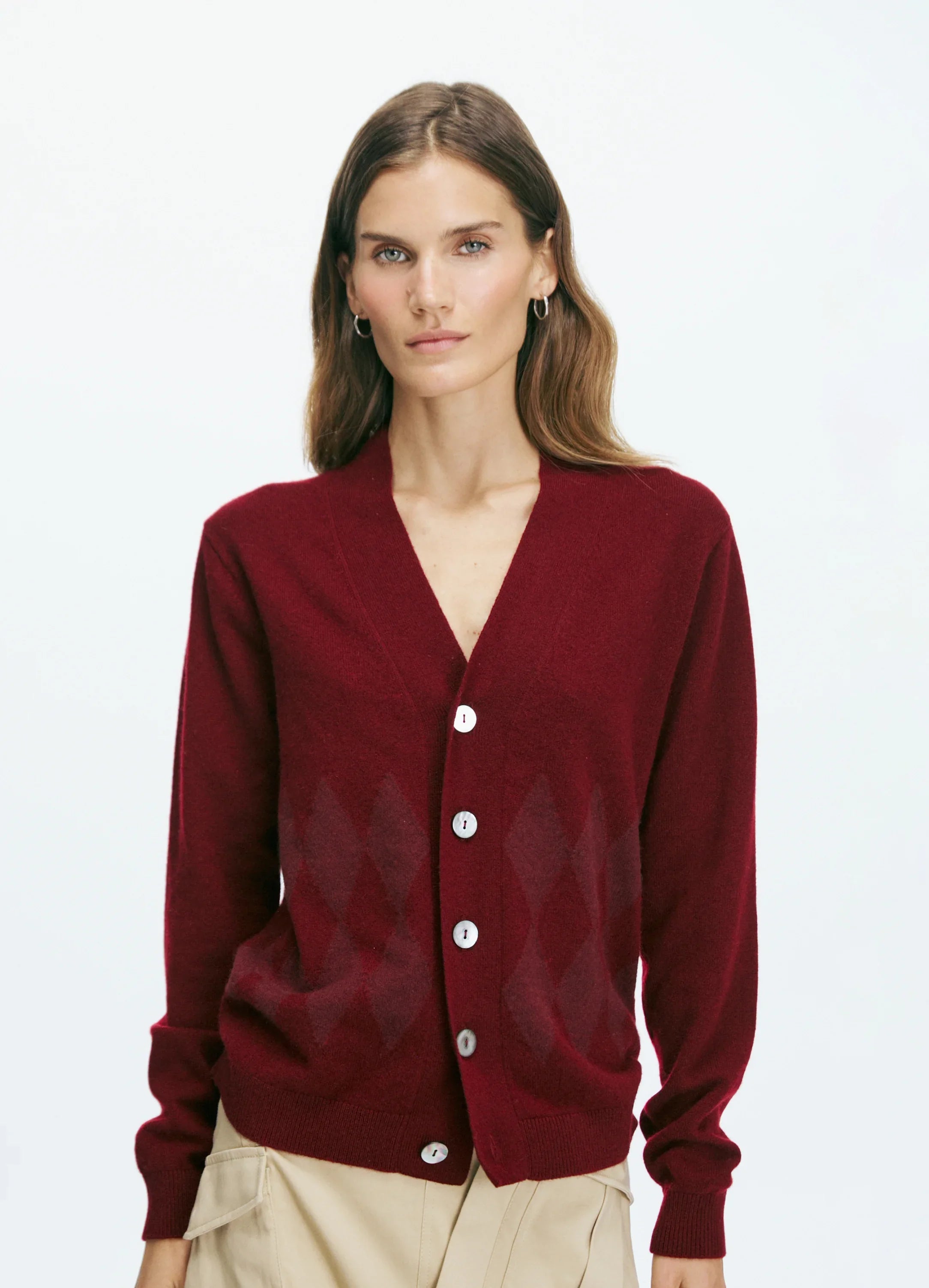 Le mannequin mesure 1m75 et porte une taille XXS.